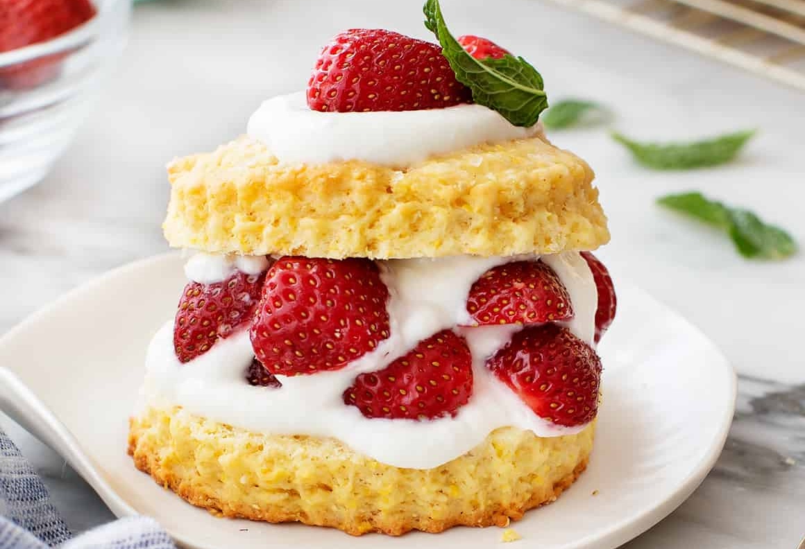 The Best Raw Vegan Cake Flavors for Summer Parties in Florida hero image
